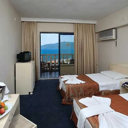 Otel Random By Lookbookholiday 3*